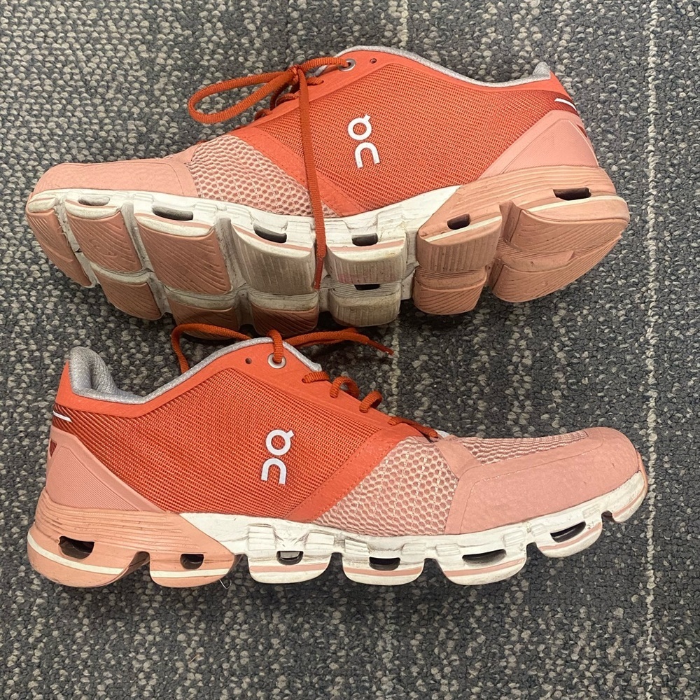 On Running Women’s Cloudflyer Shoes Ginger/White Size 10.5 - Picture 5 of 11